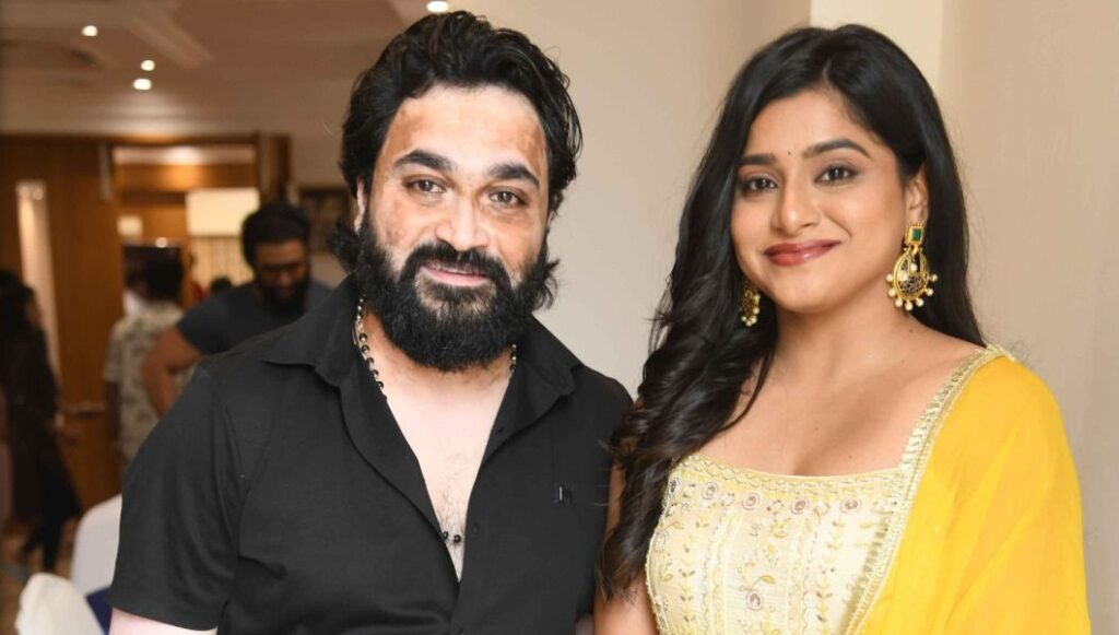 ಬಿಳಿಚುಕ್ಕಿ ಹಳ್ಳಿಹಕ್ಕಿ